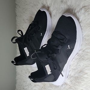 Boy's Puma Slip-on Lace-up  Sneakers  Youth Size 13 Black White